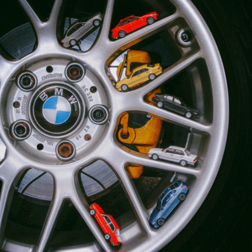 Zestaw miniatur BMW serii 3 1:64 – 50 lat, 7 generacji