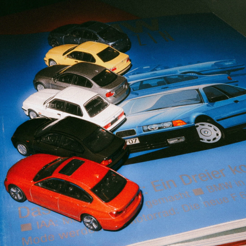 Zestaw miniatur BMW serii 3 1:64 – 50 lat, 7 generacji