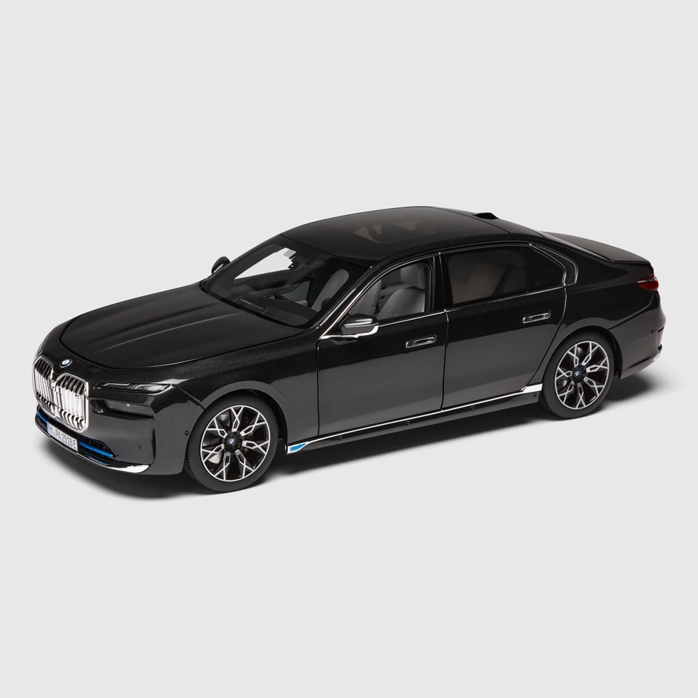 Miniatura BMW i7 G70 1:18 – Sophisto Grey Metallic, model kolekcjonerski