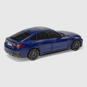 Miniatura BMW i4 M50 G26 1:18 – Frozen Portimao Blue, model kolekcjonerski