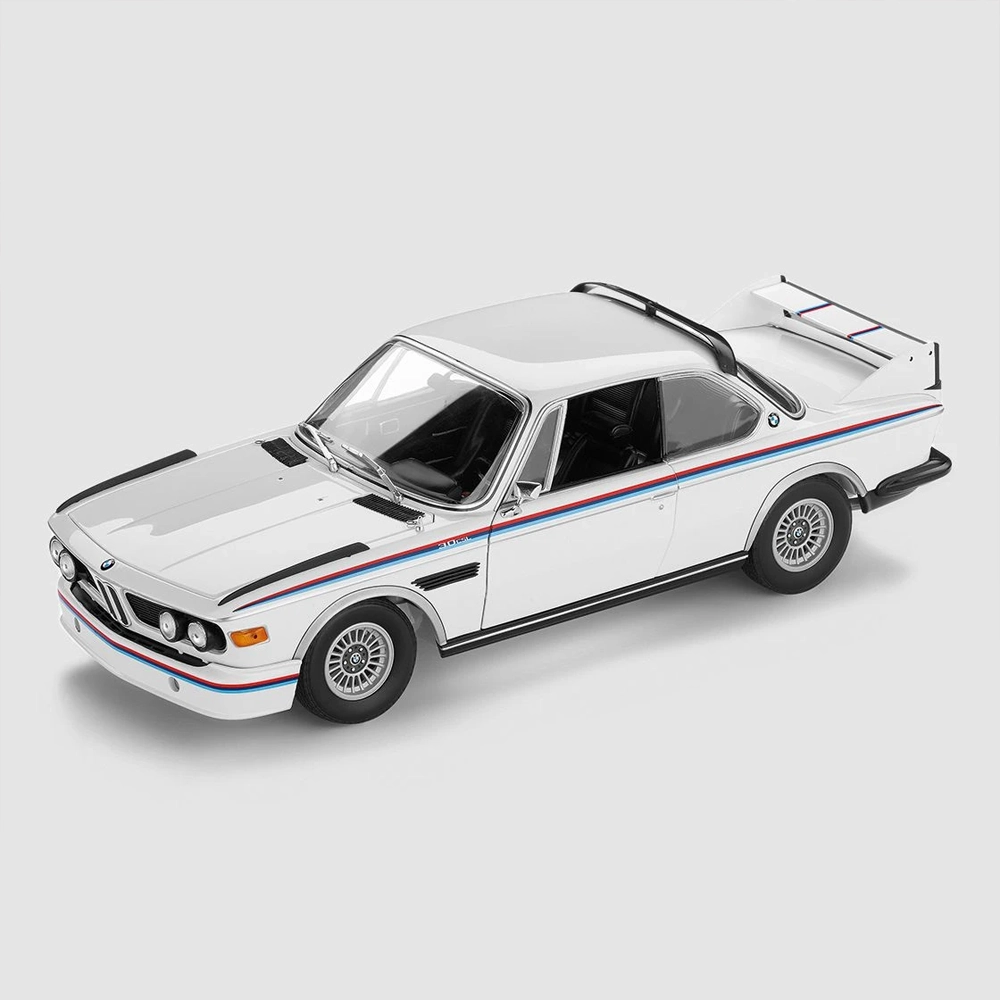 Miniatura BMW 3.0 CSL 1973 1:18 – biała, pasy BMW M, Minichamps