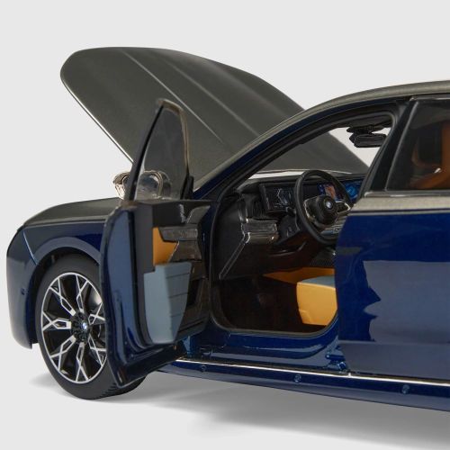 Miniatura BMW i7 G70 1:18 – Oxide Grey/Tanzanite Blue, Minichamps