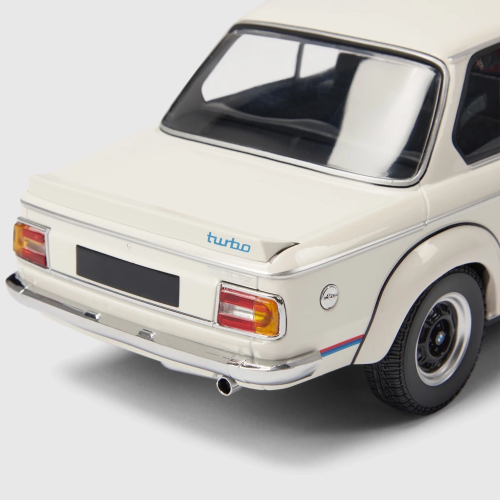 Miniatura BMW 2002 turbo 1:18 – Motorsport, Minichamps