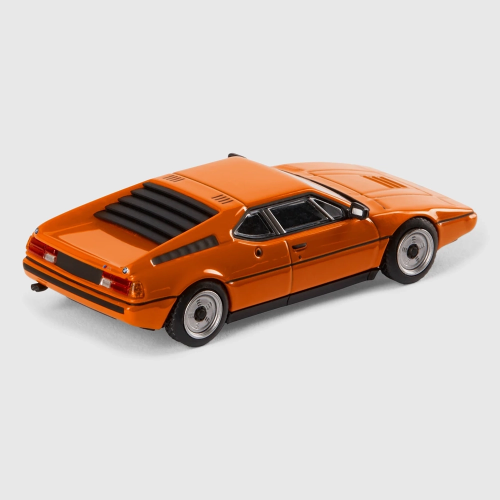 Miniatura BMW M1 E26 1:64 – pomarańczowa, Almost Real